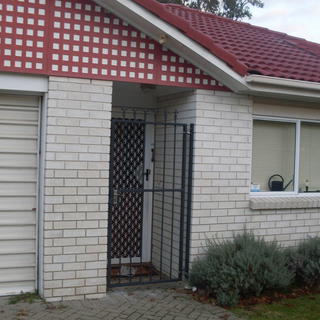Pedestrian gate